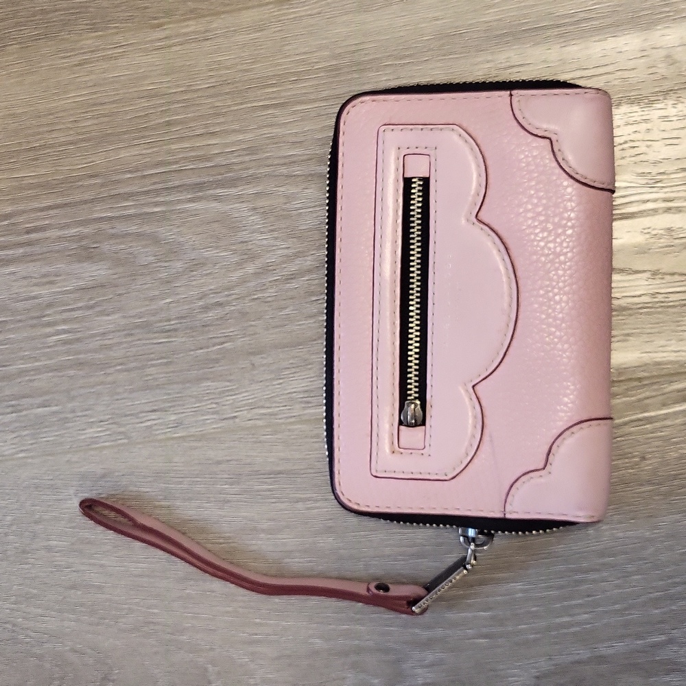 Marc Jacobs Pink wallet l leather l good zipper l wristlet
